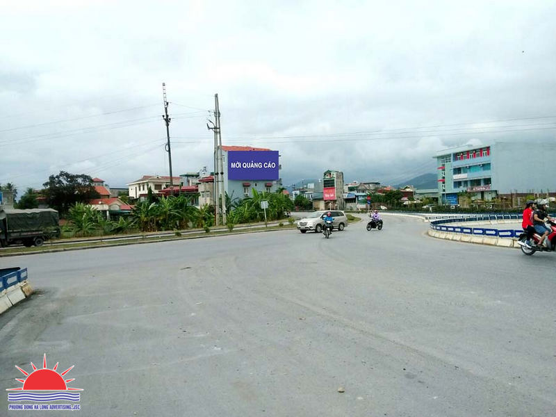 Pano quảng cáo ngoài trời ngã ba Uông Bí