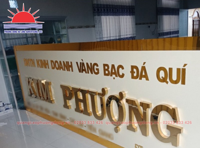 Mẫu biển quảng cáo cửa hàng vàng chữ nổi inox ở Quảng Ninh
