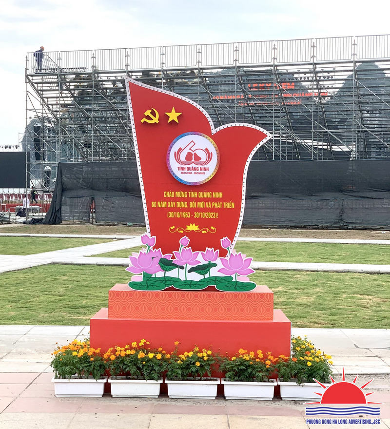 Biểu trưng chào mừng kỉ niệm thành lập tỉnh Quảng Ninh